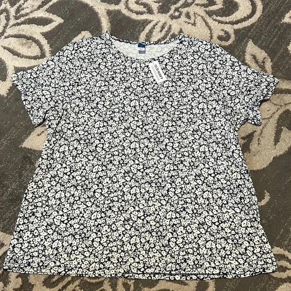 Old navy floral top. New size XL super soft and stretchy. Blue and white. - Picture 1 of 4